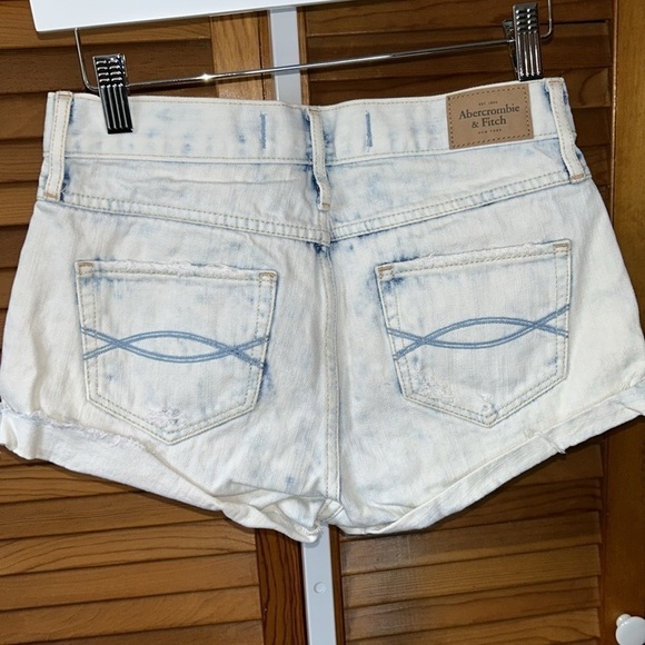 Abercrombie & Fitch Floral Crochet Front Shorts Size 25 - Picture 5 of 6